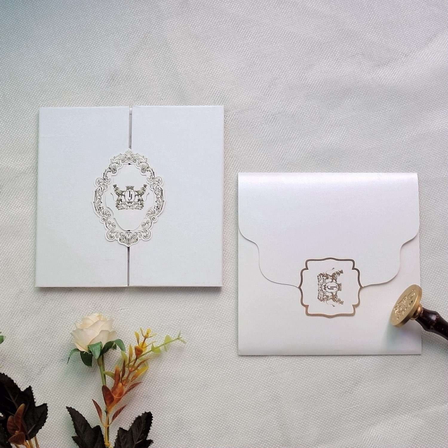 Customized Invitation Transparent Acrylic Invitation Card White Pocket Invitation 